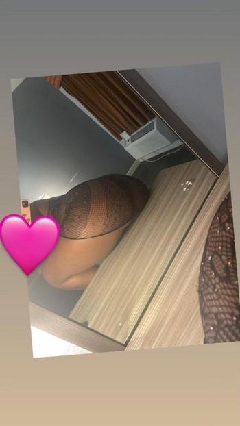 Rose, 26  female escort, South Jersey